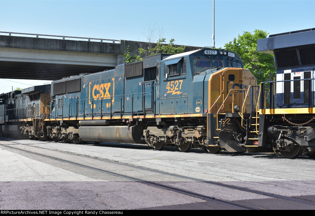CSXT 4527 L83-10